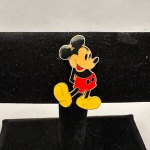 Vintage Disney Mickey Mouse pin
